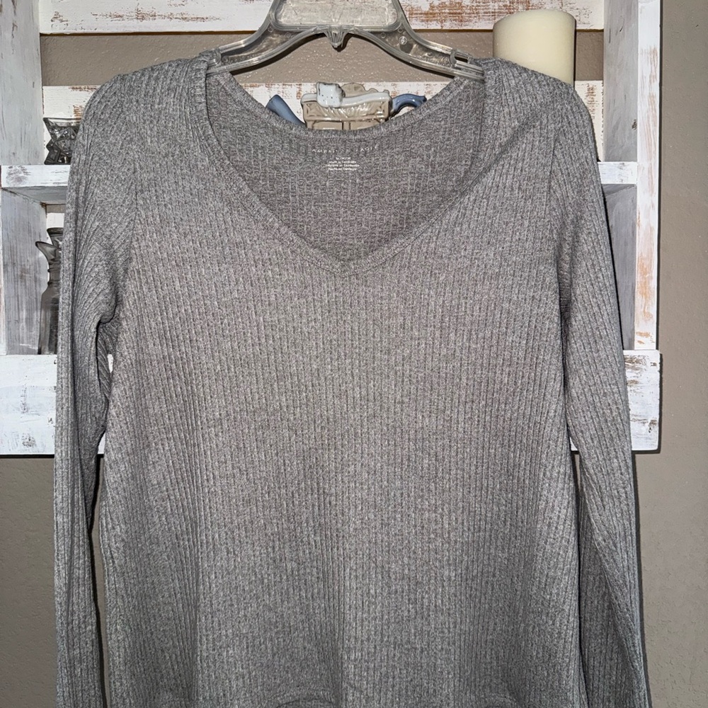 American Eagle Outfitters Light Gray Ribbed Shirt